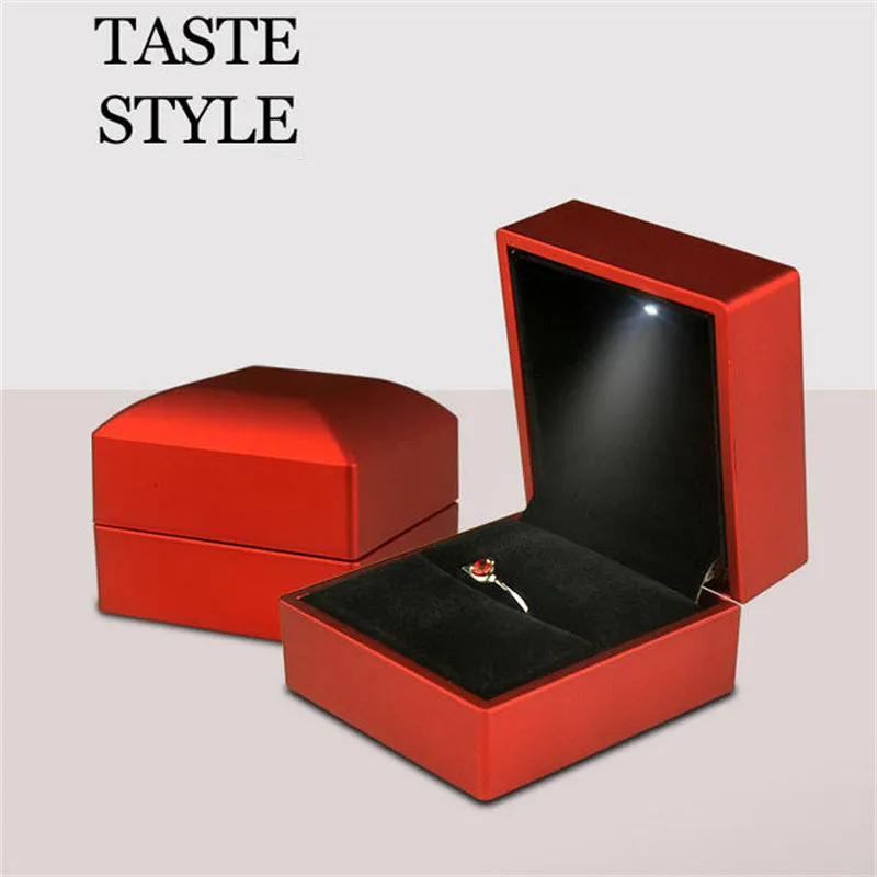 New 1PC Luxury Ring Box With LED Light Jewelry Diamond Ring Box for Engagement Wedding Birthday Valentine's Day Gift Box
New 1PC Luxury Ring Box With LED Light Jewelry Diamond Ring Box for Engagement Wedding Birthday Valentine's Day Gift Box