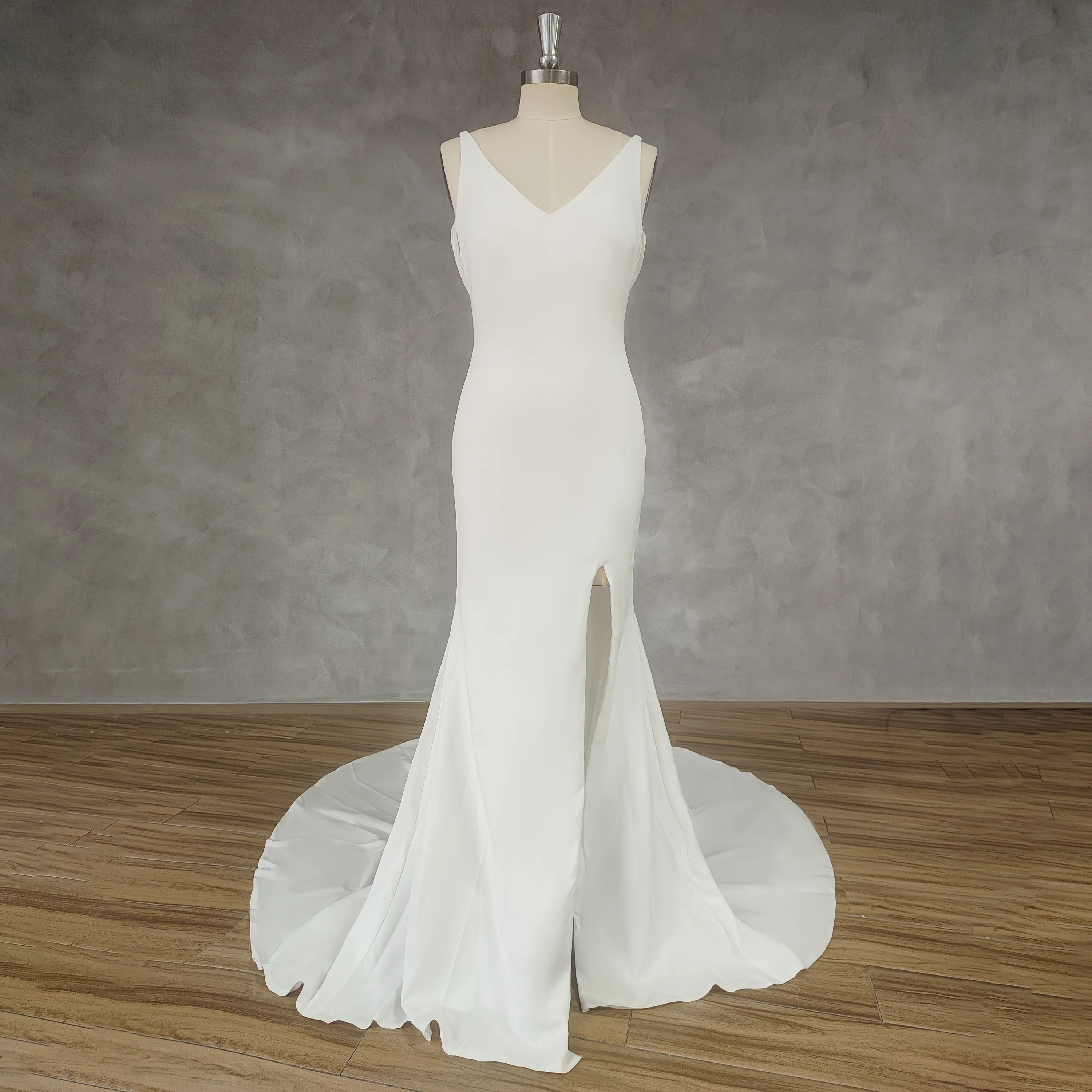 DIDEYTTAWL Real Picture Simple V-Neck Sleeveless Crepe Mermaid Wedding Dress Open Back High Side Slit Royal Train Bridal Gown
DIDEYTTAWL Real Picture Simple V-Neck Sleeveless Crepe Mermaid Wedding Dress Open Back High Side Slit Royal Train Bridal Gown