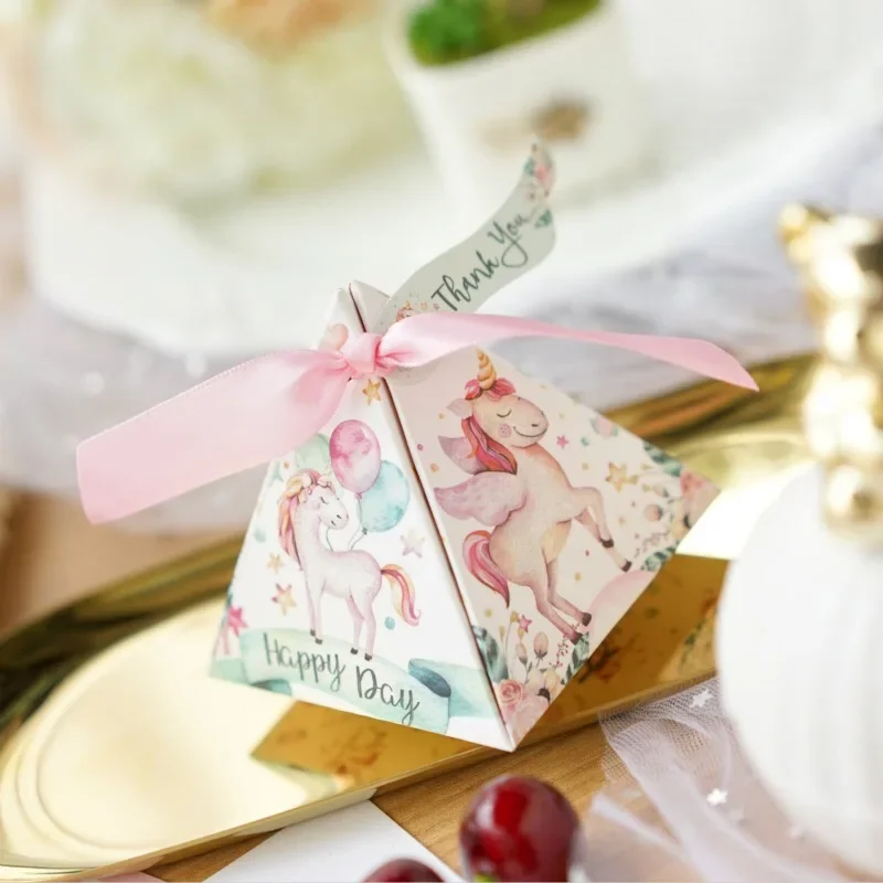 100pcs Lovely Triangular pyramid Cartoon Unicorn Candy Boxes Wedding Favors baby shower birthday Party Gift Box
100pcs Lovely Triangular pyramid Cartoon Unicorn Candy Boxes Wedding Favors baby shower birthday Party Gift Box