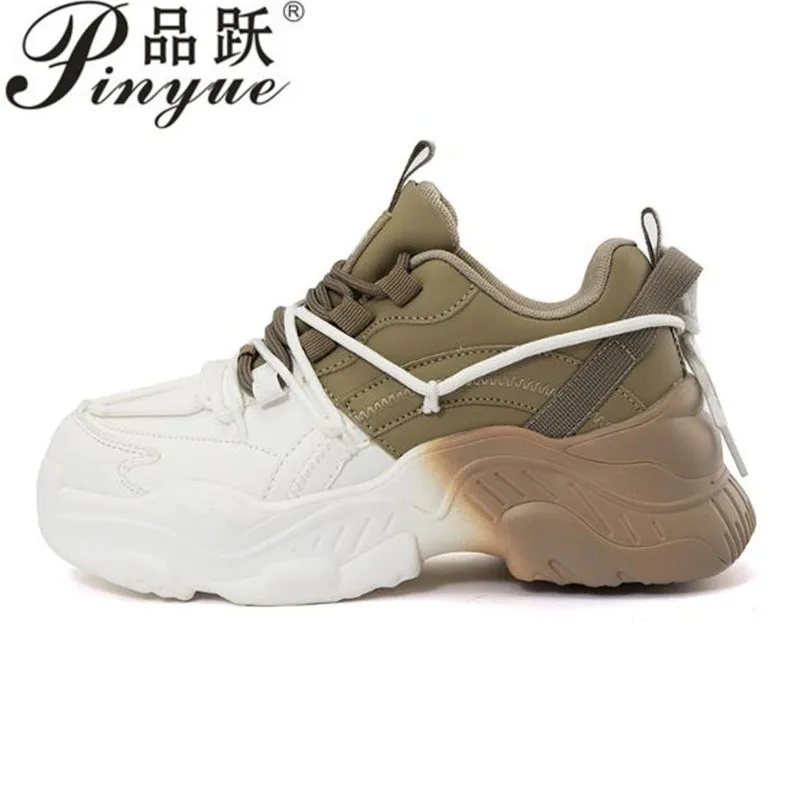 Массивные женские кроссовки с внутренним увеличением, кожаные повседневные белые мужские туфли, кроссовки на платформе, Zapatillas Mujer 36-44
Массивные женские кроссовки с внутренним увеличением, кожаные повседневные белые мужские туфли, кроссовки на платформе, Zapatillas Mujer 36-44