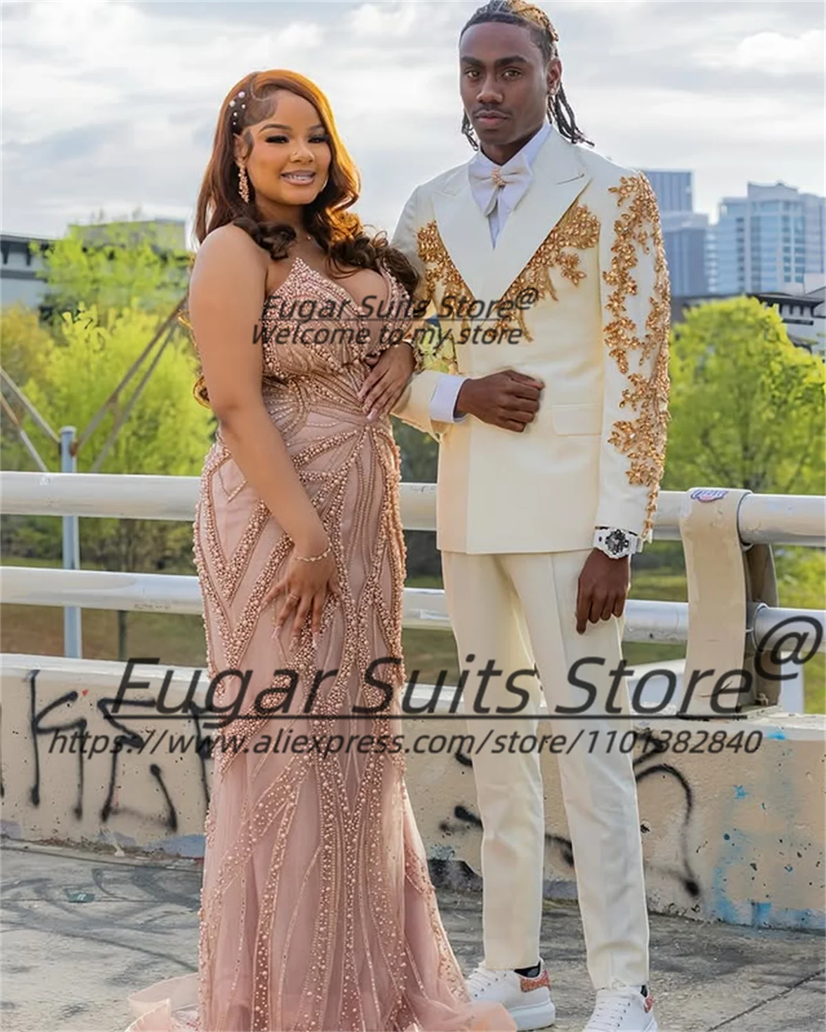 Handsome Groom Formal Tuxedos Golden bead decoration Slim Fit Men Suits Customized Elegant Dinner party 2Pieces Sets Ropa Hombre
Handsome Groom Formal Tuxedos Golden bead decoration Slim Fit Men Suits Customized Elegant Dinner party 2Pieces Sets Ropa Hombre