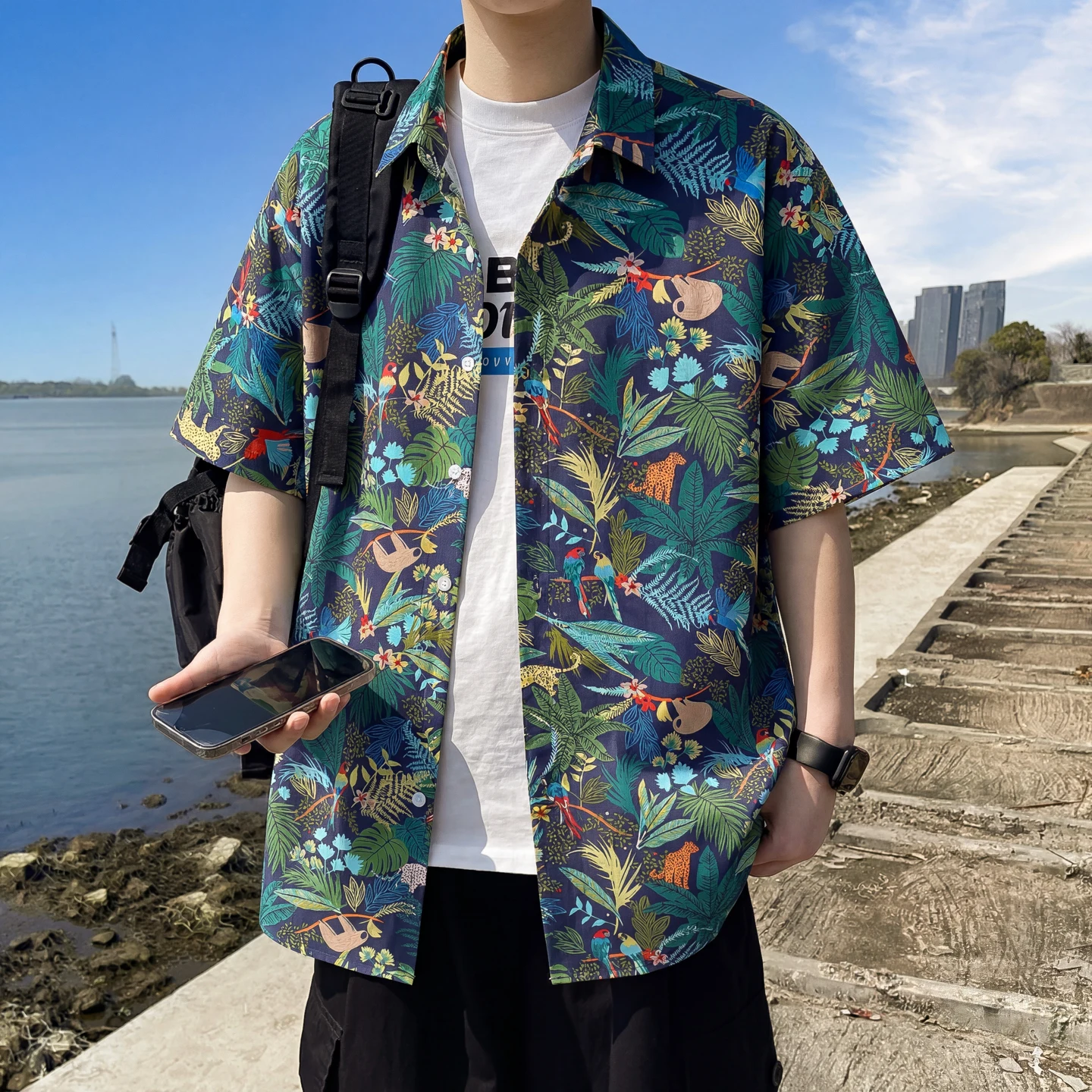 2026 Summer New Style Men's Luxury Lightweight Cotton Shirt with Port-Facial Print and Short Sleeve - Large Size
2026 Summer New Style Men's Luxury Lightweight Cotton Shirt with Port-Facial Print and Short Sleeve - Large Size