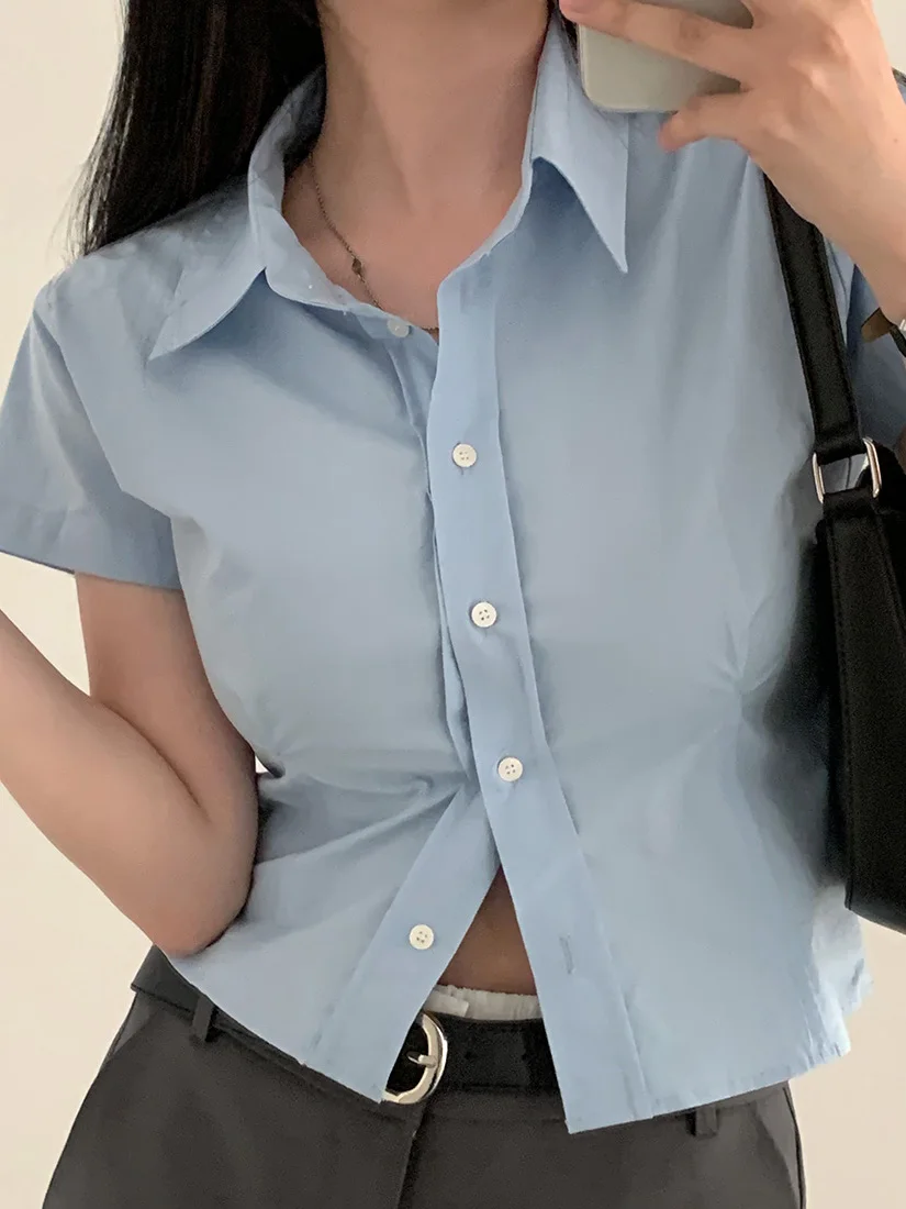Chic Summer Short Sleeve Waist-Cinching Shirt Women's Unique Design Stand Collar Single Button High Waist Blue Fashionable Shirt
Chic Summer Short Sleeve Waist-Cinching Shirt Women's Unique Design Stand Collar Single Button High Waist Blue Fashionable Shirt