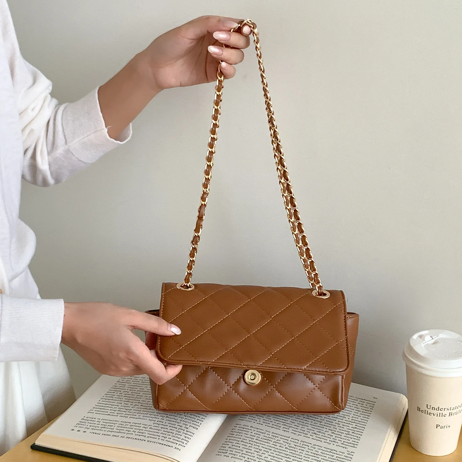 2025 New Korean Luxury Quilted Square Bag Small Crossbody Bag for Women with Chain Strap Versatile Top Handle Shoulder Bag for
2025 New Korean Luxury Quilted Square Bag Small Crossbody Bag for Women with Chain Strap Versatile Top Handle Shoulder Bag for