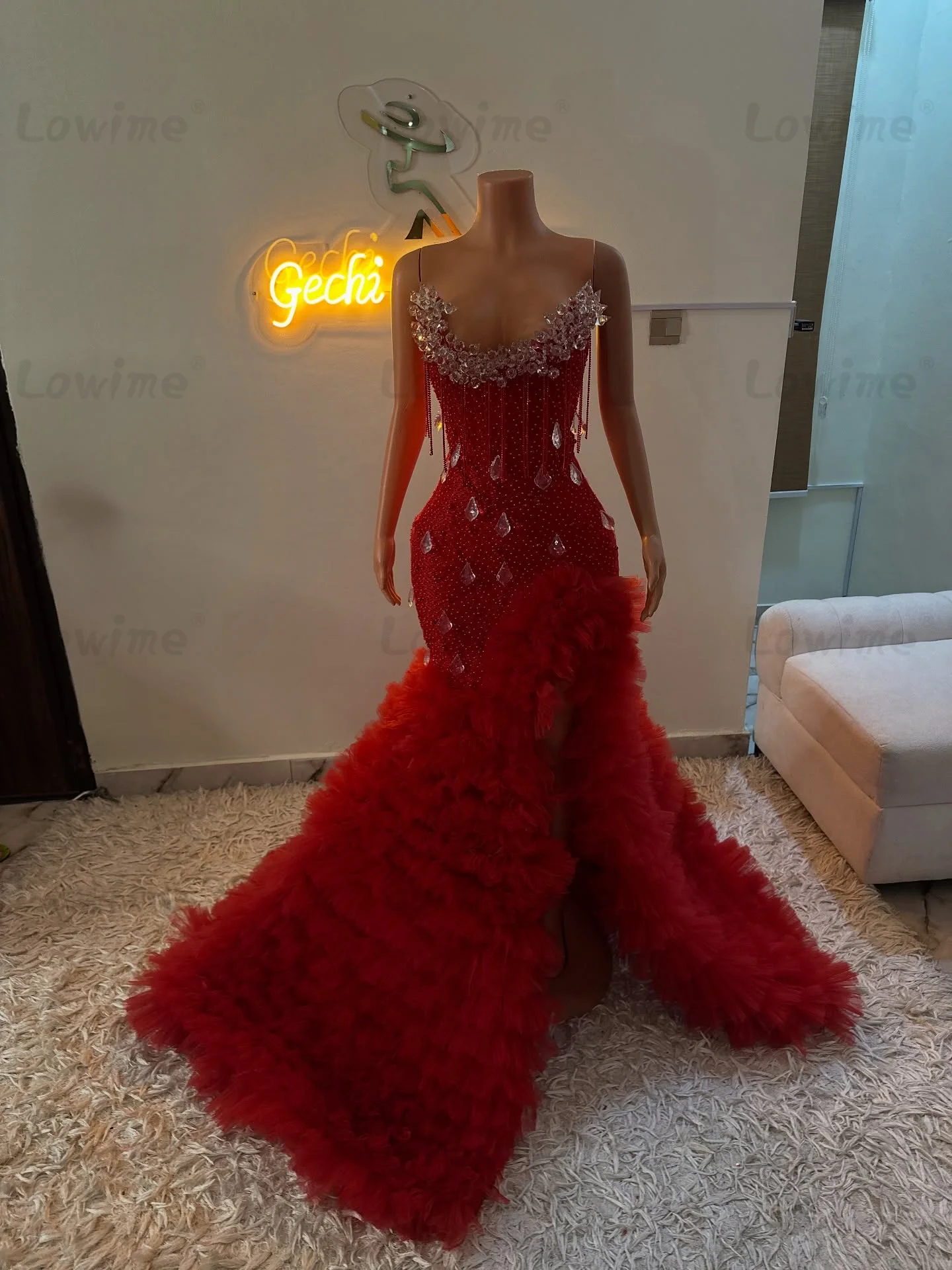 Вечерние платья «Красная Русалка» 2026 года без бретелек для темнокожих девушек, с индивидуальной отделкой кристаллами и бахромой, длинные, с разрезом, для помолвки и вечеринок
Вечерние платья «Красная Русалка» 2026 года без бретелек для темнокожих девушек, с индивидуальной отделкой кристаллами и бахромой, длинные, с разрезом, для помолвки и вечеринок