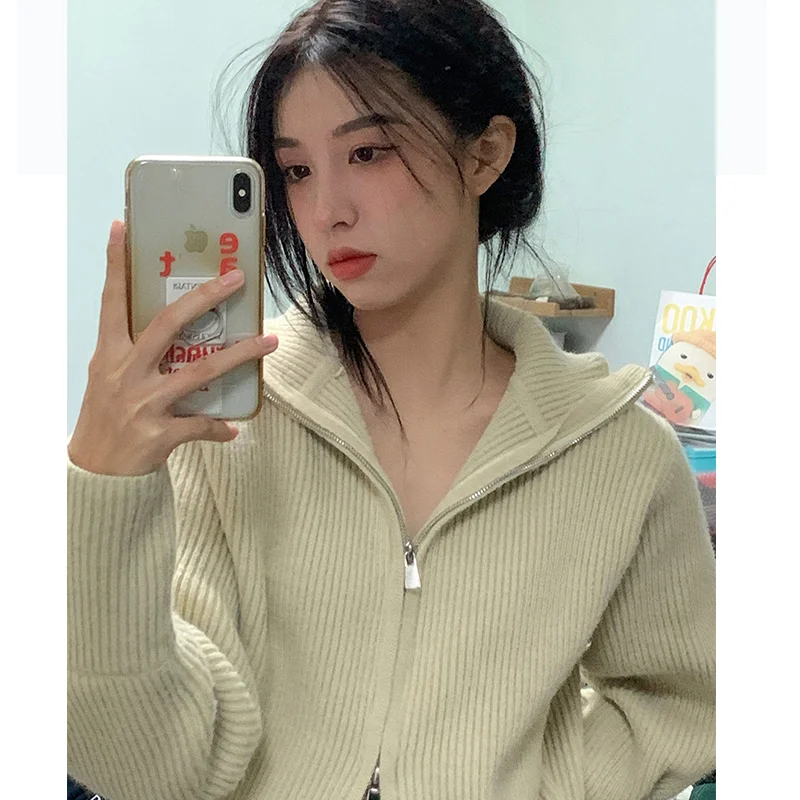 Women's' Wear Coat American Retro Design Sense Slim Fit Short White Hooded Contrast Sweet Cool Hot Girl Zipper Long-sleeved Top
Women's' Wear Coat American Retro Design Sense Slim Fit Short White Hooded Contrast Sweet Cool Hot Girl Zipper Long-sleeved Top