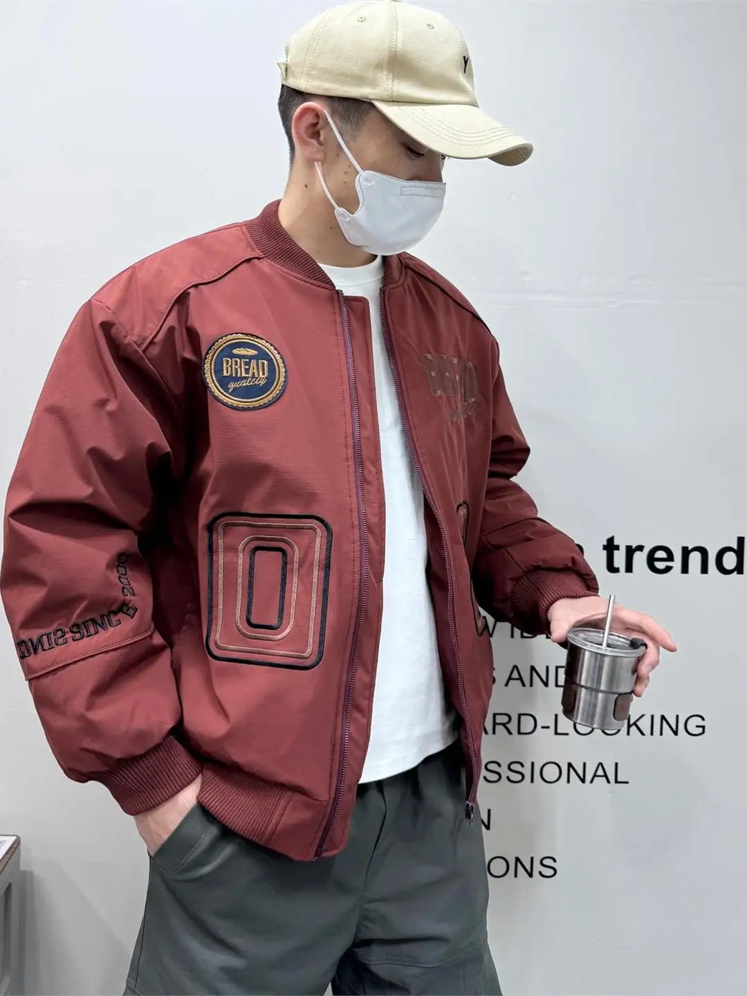 Ретро-бейсболка с вышитыми буквами в американском стиле для мужчин, весна-осень, повседневная, свободного кроя, легкая верхняя одежда, молодежный тренд
Ретро-бейсболка с вышитыми буквами в американском стиле для мужчин, весна-осень, повседневная, свободного кроя, легкая верхняя одежда, молодежный тренд