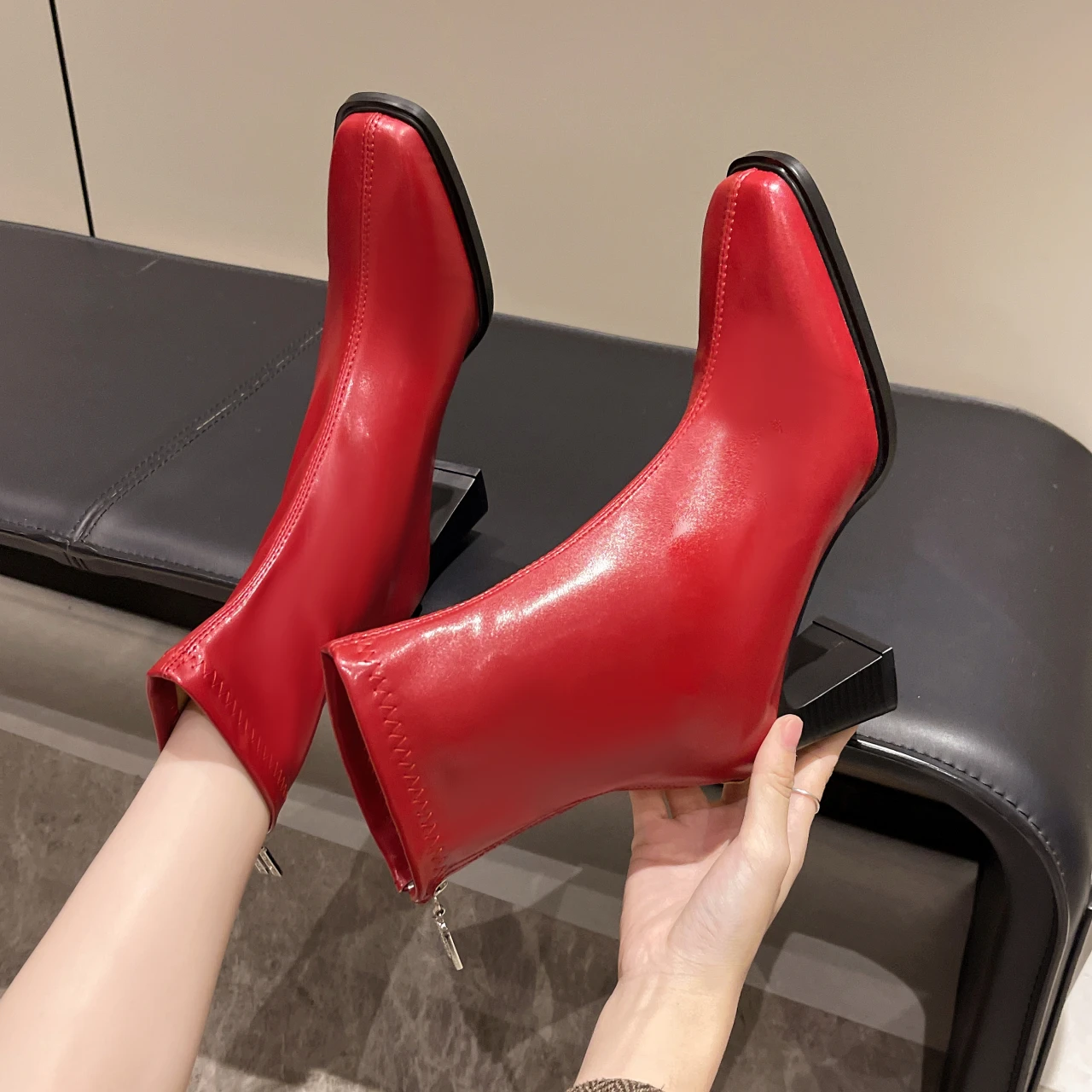 Women Square-toed Shoes High Heels Ankle Boots Designer Winter 2025 New Pu Leather Dress Goth Botas Women Chunky Pumps Boots
Women Square-toed Shoes High Heels Ankle Boots Designer Winter 2025 New Pu Leather Dress Goth Botas Women Chunky Pumps Boots