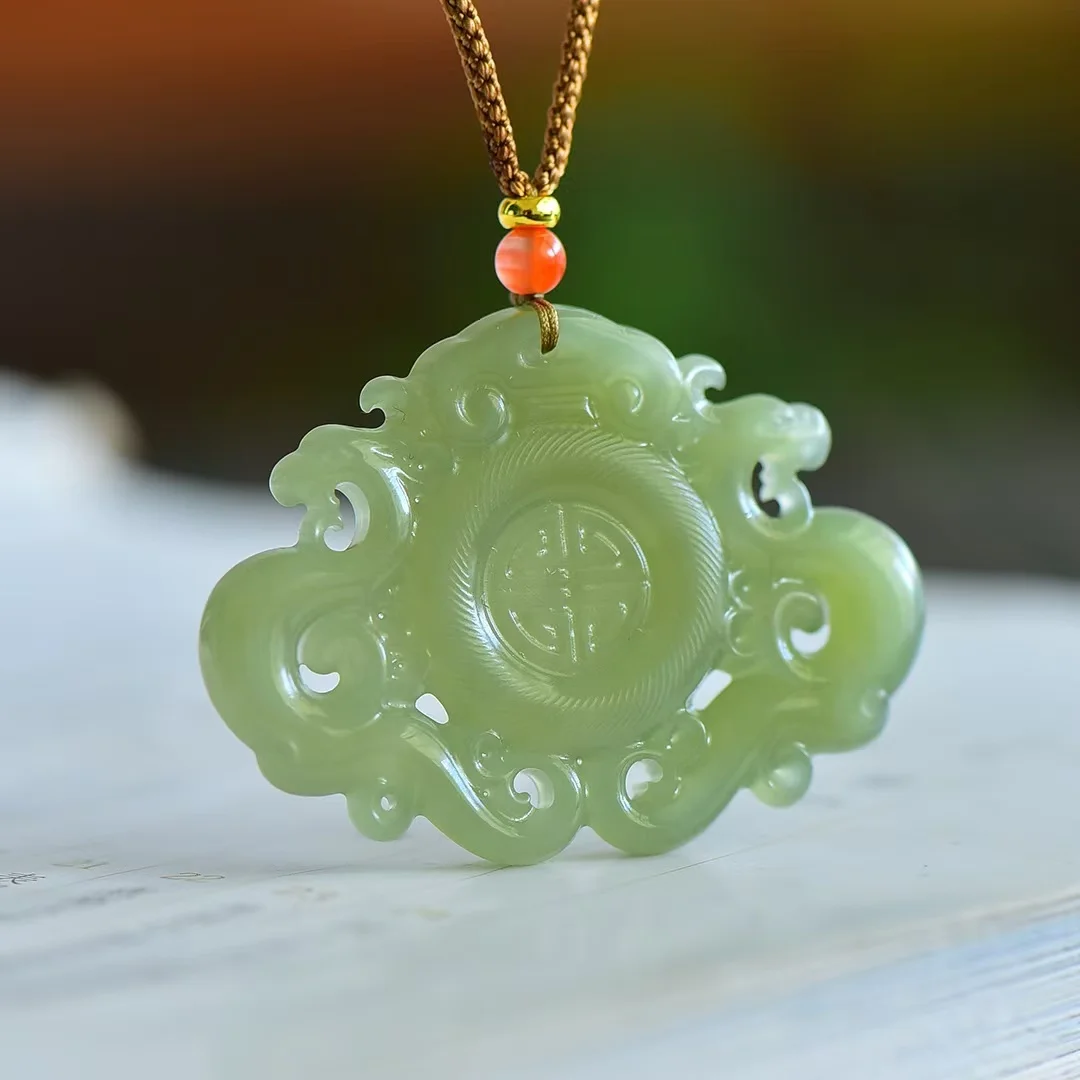 Дракон и Феникс Шоу удачи кулон Hetian Jade Qinghai материал ювелирные изделия для мужчин и женщин подарок на день рождения
Дракон и Феникс Шоу удачи кулон Hetian Jade Qinghai материал ювелирные изделия для мужчин и женщин подарок на день рождения