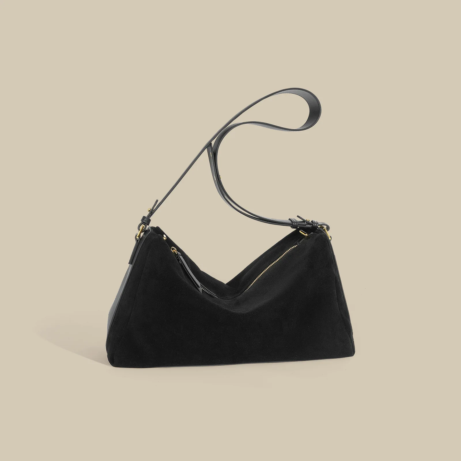 Premium Travel Shoulder Bag for Men and Women Autumn Winter Vibe Large Capacity Pillow Simple Handheld Bag
Premium Travel Shoulder Bag for Men and Women Autumn Winter Vibe Large Capacity Pillow Simple Handheld Bag