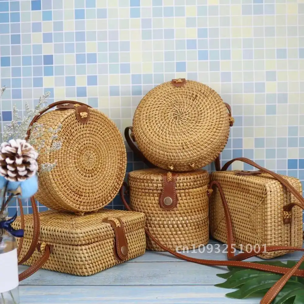 Handwoven Round Rattan Bag with Shoulder Strap Large Women for Messenger Use Chic Capacity Travel Bag Natural
Handwoven Round Rattan Bag with Shoulder Strap Large Women for Messenger Use Chic Capacity Travel Bag Natural