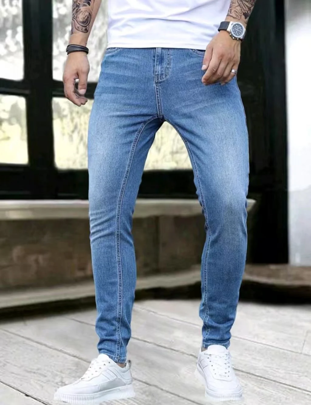 Мужские легкие эластичные джинсы узкого кроя — модные и универсальные, повседневный уличный стиль, хлопчатобумажная ткань, всесезонная одежда
Мужские легкие эластичные джинсы узкого кроя — модные и универсальные, повседневный уличный стиль, хлопчатобумажная ткань, всесезонная одежда