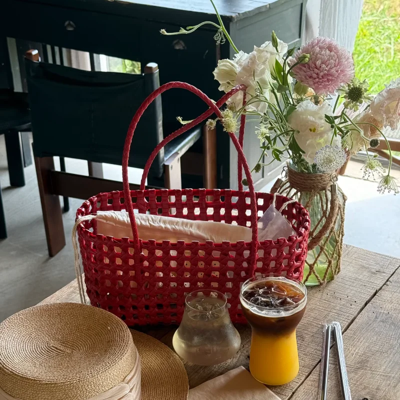 Branded Hand-woven Drawstring Shoulder Bag Korean Minimalist Casual Large-capacity Tote Bag Breathable Portable Beach Tote Bag
Branded Hand-woven Drawstring Shoulder Bag Korean Minimalist Casual Large-capacity Tote Bag Breathable Portable Beach Tote Bag