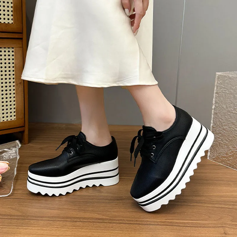 Весенне-осенние женские туфли на толстой подошве, модные туфли-оксфорды на танкетке на платформе, британские туфли-оксфорды из синтетической кожи, повседневные туфли на высоком каблуке
Весенне-осенние женские туфли на толстой подошве, модные туфли-оксфорды на танкетке на платформе, британские туфли-оксфорды из синтетической кожи, повседневные туфли на высоком каблуке