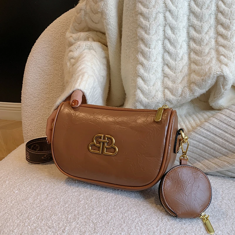 Urban Essential Shoulder Bag Women Multifunctional Handbag City Friendly For Metropolitan Living And Commuting
Urban Essential Shoulder Bag Women Multifunctional Handbag City Friendly For Metropolitan Living And Commuting