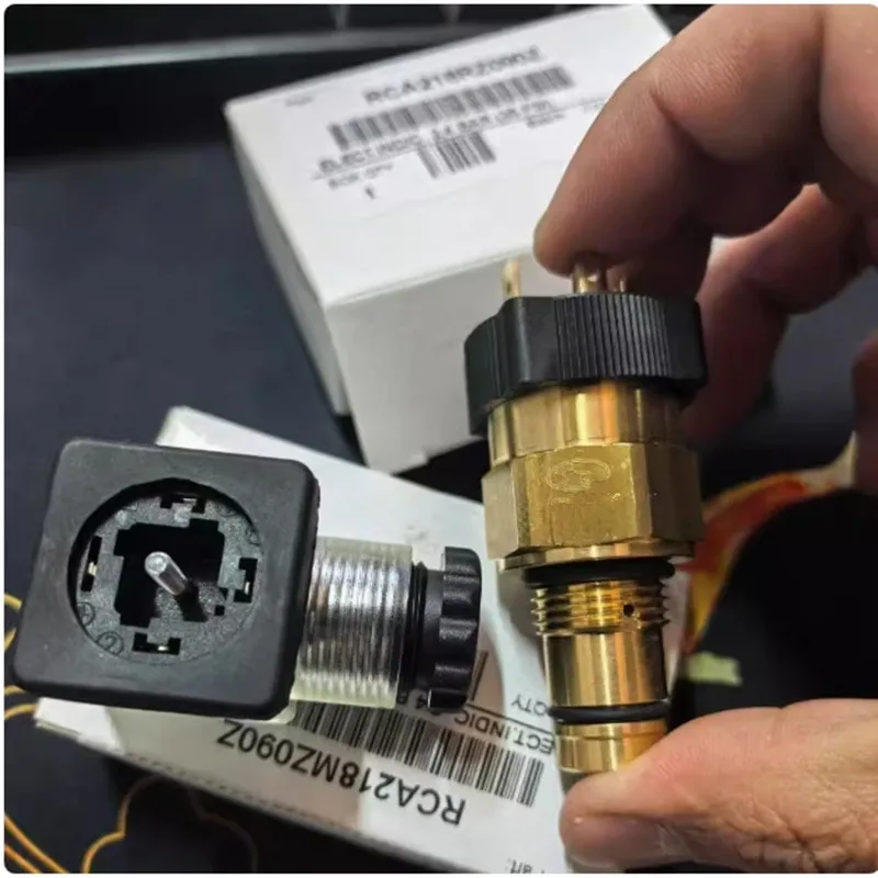New Original Genuine Differential Pressure Switch RCA218RZ097Z RC861CZ089HYM RC861CZ090HYR RC861CZ090HYR24DC
New Original Genuine Differential Pressure Switch RCA218RZ097Z RC861CZ089HYM RC861CZ090HYR RC861CZ090HYR24DC