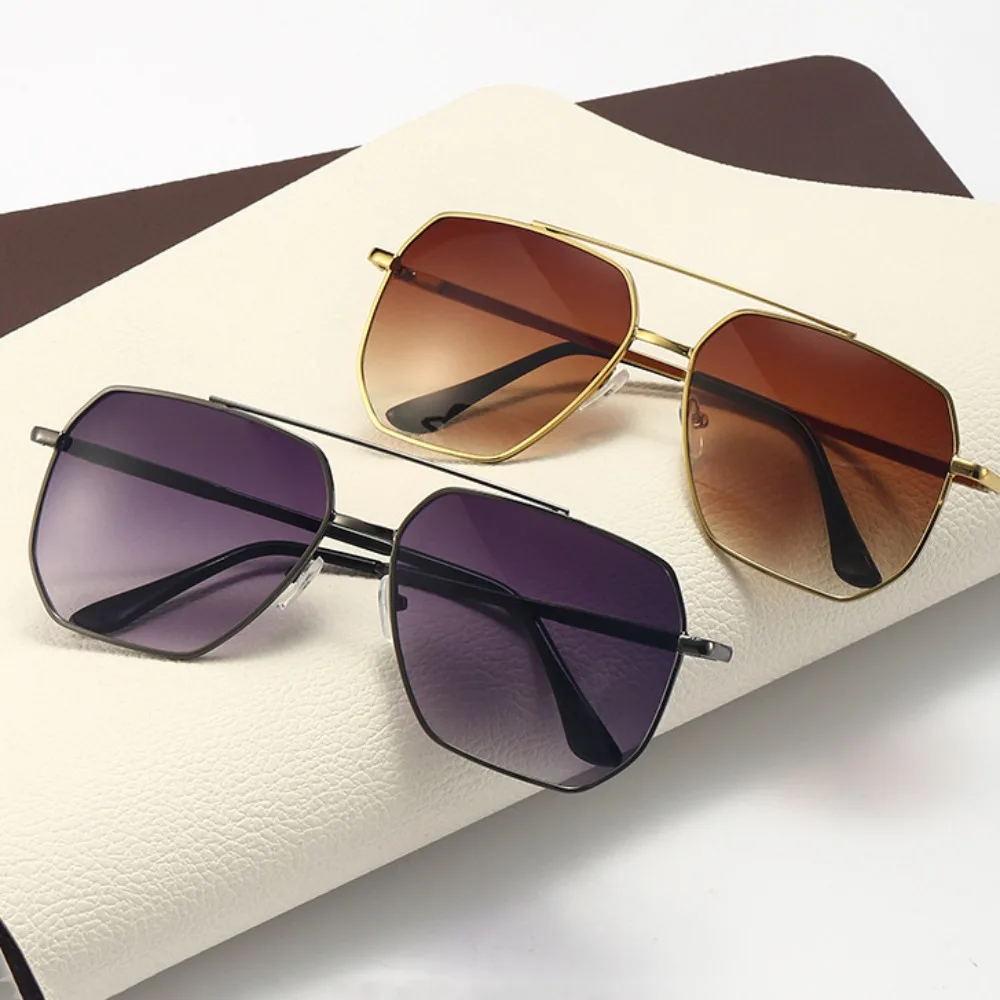 Multicolor Large Frame Sun Glasses Lightweight Fashion Alloy Polygonal Sunglasses Vintage UV Protection Men UV400 Eyewear
Multicolor Large Frame Sun Glasses Lightweight Fashion Alloy Polygonal Sunglasses Vintage UV Protection Men UV400 Eyewear