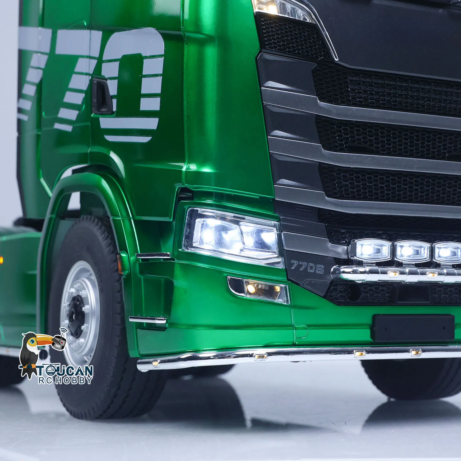 US Sale 1/14 KABOLITE RC Tractor Truck SC 770S 100 6X6 2Speed Radio Vehicle Axle Locks Metal Chassis Rail Openable Door RTR
US Sale 1/14 KABOLITE RC Tractor Truck SC 770S 100 6X6 2Speed Radio Vehicle Axle Locks Metal Chassis Rail Openable Door RTR