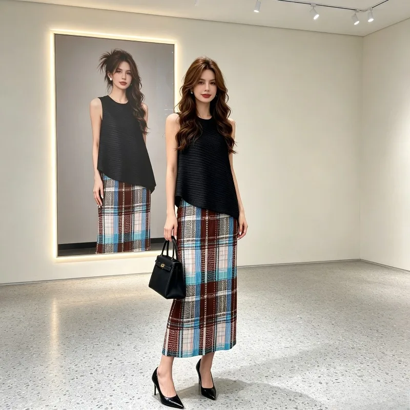 Miyake Pleated 2026 New Summer Plaid Skirt Women High Waist Straight Mid-Length Skirt Retro Color-Block Versatile Commuter Pleat
Miyake Pleated 2026 New Summer Plaid Skirt Women High Waist Straight Mid-Length Skirt Retro Color-Block Versatile Commuter Pleat