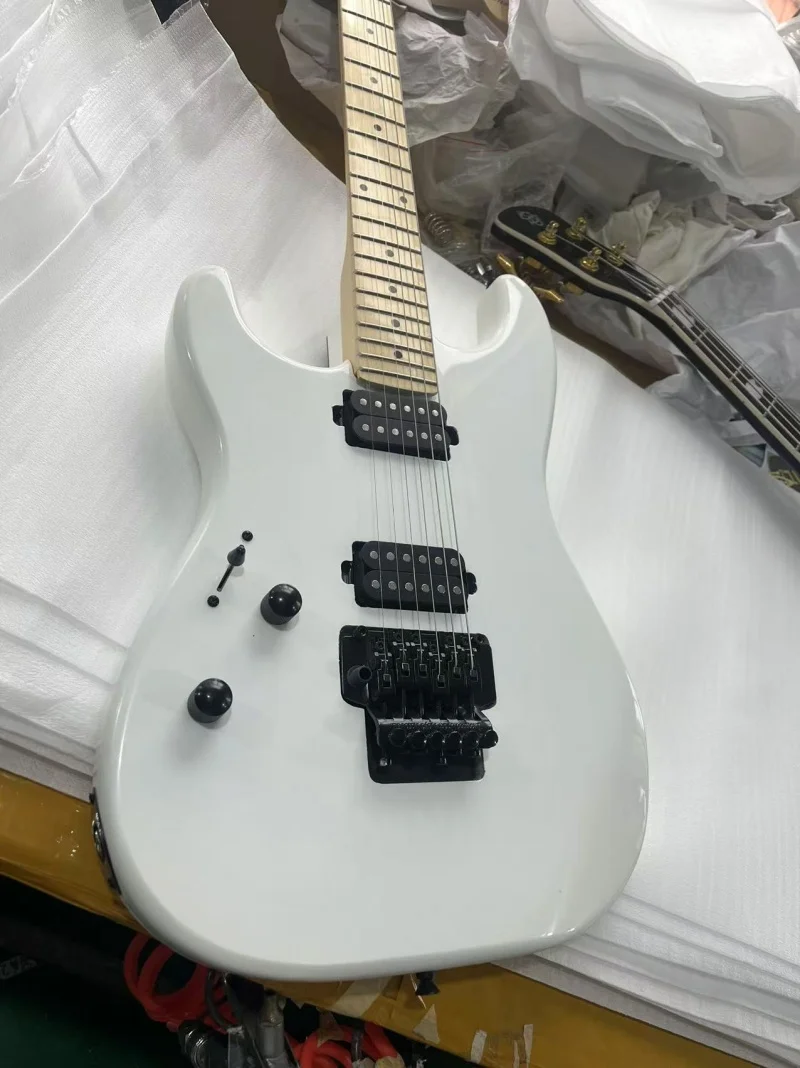 Backhand 6-string white electric guitar,Maple neck and fingerboard,Black hardware,Floyd rose bridge,Free delivery
Backhand 6-string white electric guitar,Maple neck and fingerboard,Black hardware,Floyd rose bridge,Free delivery