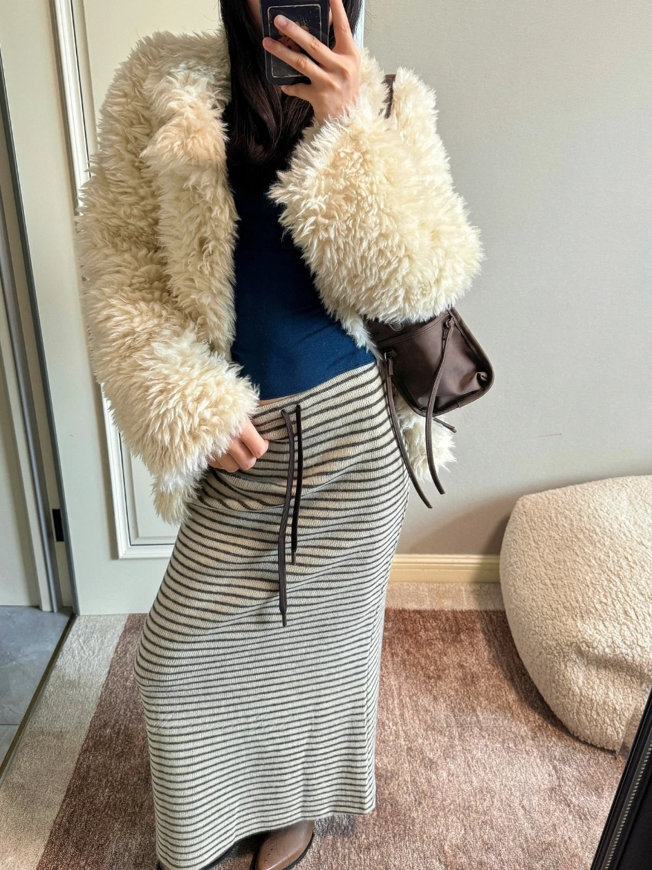 Casual Knitted f Skirt with Dstring for Women Fine Stripes Coffee Vanilla Lazy Feel Polyester Fiber Winter Season
Casual Knitted f Skirt with Dstring for Women Fine Stripes Coffee Vanilla Lazy Feel Polyester Fiber Winter Season