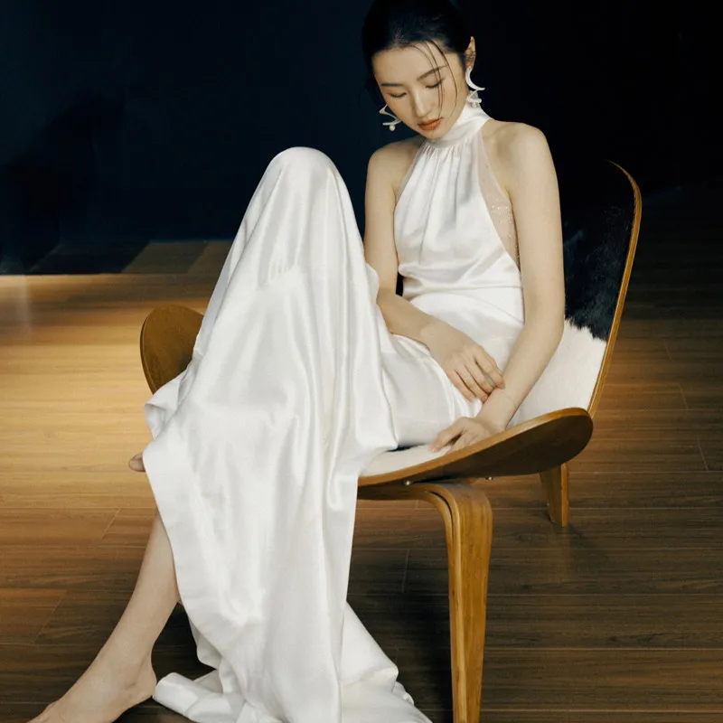 Choker Neckline White Slimming Travel Photography Simple Small Train Korean Sexy Super Fairy Outing Veil Greeting Veil Weddin...
Choker Neckline White Slimming Travel Photography Simple Small Train Korean Sexy Super Fairy Outing Veil Greeting Veil Weddin...