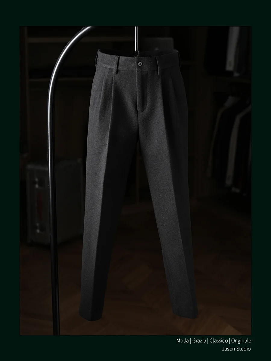 Мужские повседневные брюки с высокой талией, двойными складками, свободного кроя, из качественного полиэстера, осенне-зимняя новинка
Мужские повседневные брюки с высокой талией, двойными складками, свободного кроя, из качественного полиэстера, осенне-зимняя новинка