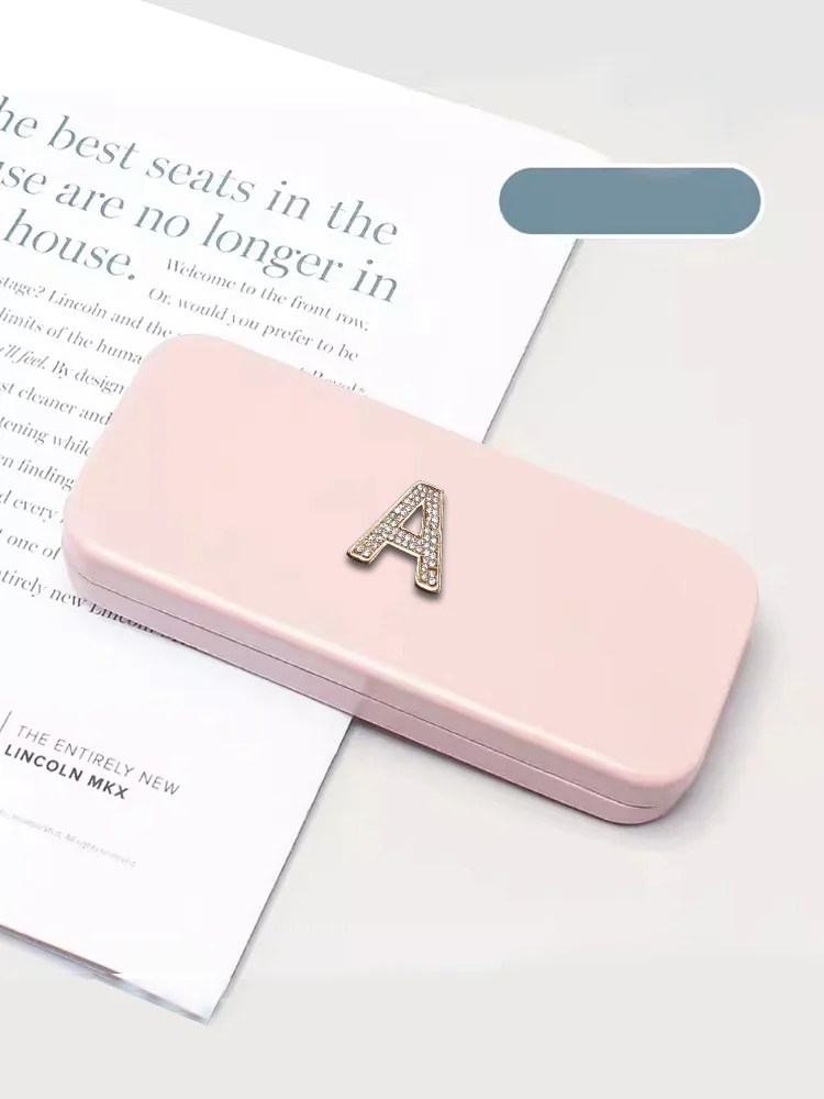 Solid Color EyeEyewear Cases Portable & Anti-Stress - Light Silver Butterfly Decor, Gold
Solid Color EyeEyewear Cases Portable & Anti-Stress - Light Silver Butterfly Decor, Gold