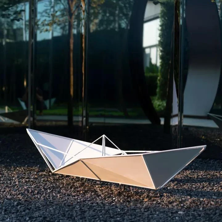 Stainless steel boat ornament, metal outdoor lawn landscape, stainless steel abstract boat sculpture
Stainless steel boat ornament, metal outdoor lawn landscape, stainless steel abstract boat sculpture