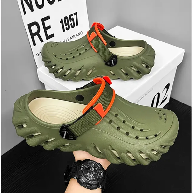 Summer hot new men's thick soled double color blocked hole shoes beach slippers
Summer hot new men's thick soled double color blocked hole shoes beach slippers