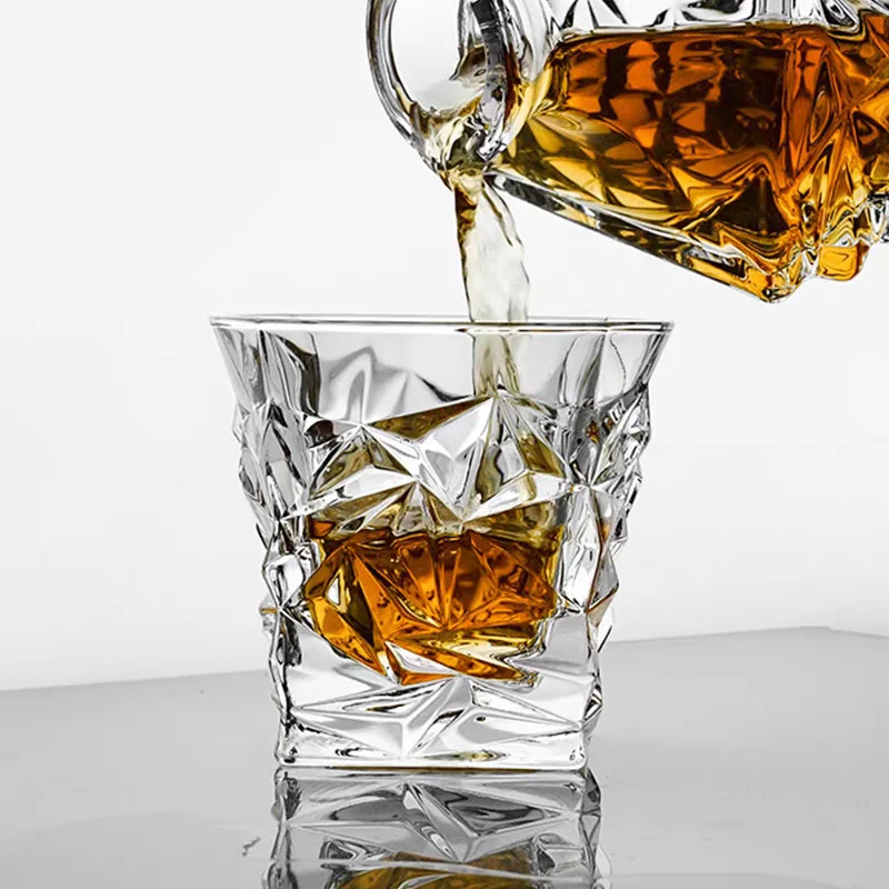 280ml/290ml Crystal Glass Creative Rotating Whiskey Ice Patterned Cocktail Glass Bar Beer Cup
280ml/290ml Crystal Glass Creative Rotating Whiskey Ice Patterned Cocktail Glass Bar Beer Cup