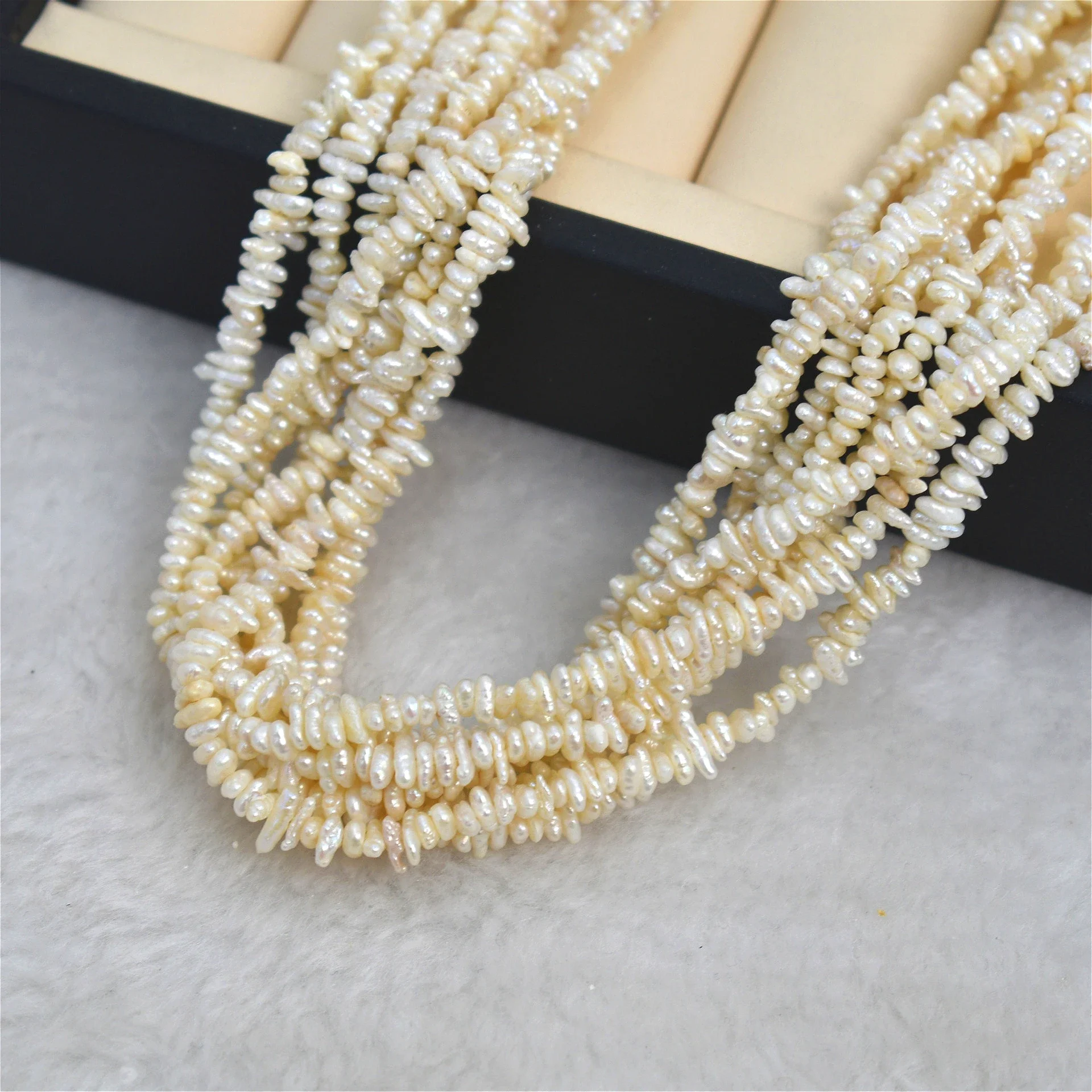 3-4mmAAA Natural Freshwater White Pearl Irregular Exquisite Isolated Bead Women Jewelry Make DIY Necklace Bracelet Accessories
3-4mmAAA Natural Freshwater White Pearl Irregular Exquisite Isolated Bead Women Jewelry Make DIY Necklace Bracelet Accessories