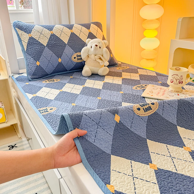 Cotton Mattress Pad Soft Breathable Bedding Protector Size 1pc ×90×200cm+1Pc ×48×74cm, Comfortable Quilted Top Mattress Cover
Cotton Mattress Pad Soft Breathable Bedding Protector Size 1pc ×90×200cm+1Pc ×48×74cm, Comfortable Quilted Top Mattress Cover