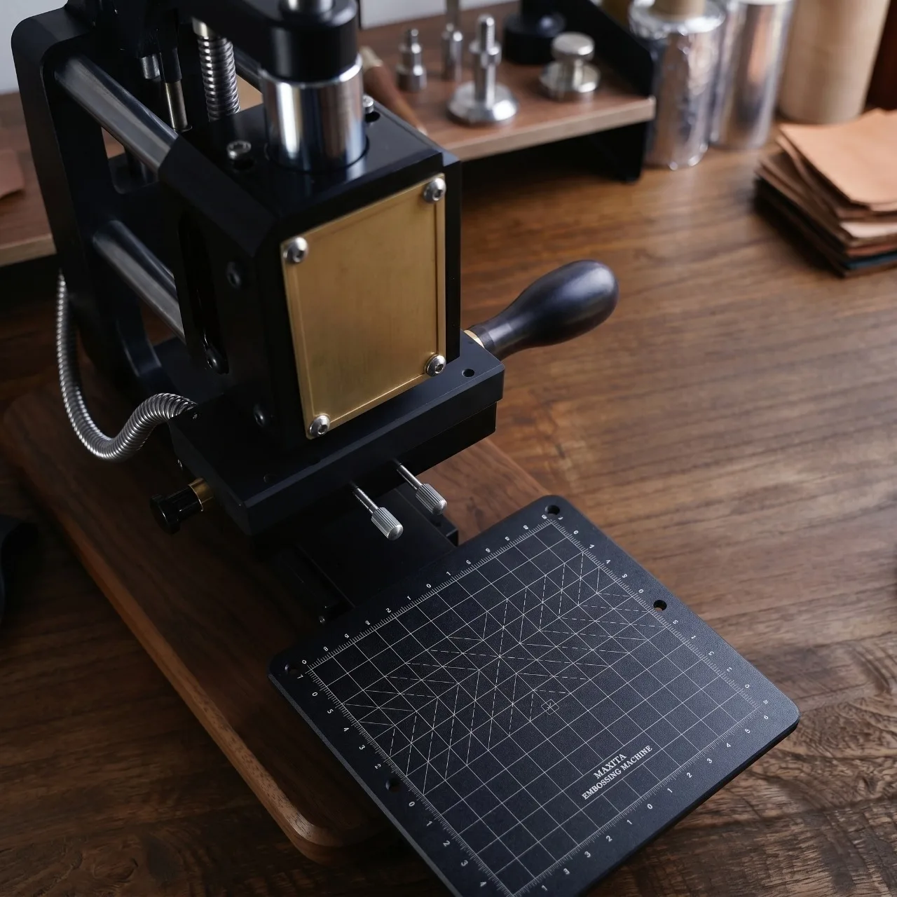 MAXITA EC-17 Hot Foil Stamping Machine Leather Embossing Press Sliding Table Quick Release Fixture Wood Branding Tool
MAXITA EC-17 Hot Foil Stamping Machine Leather Embossing Press Sliding Table Quick Release Fixture Wood Branding Tool