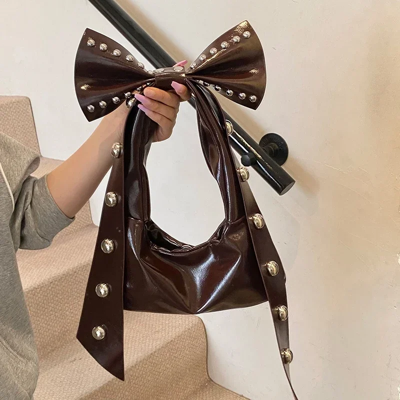 Bow Rivets Glossy PU Shoulder Bags Solid Zipper High Quality Personality Versatile Handbags for Women Hot Trendy
Bow Rivets Glossy PU Shoulder Bags Solid Zipper High Quality Personality Versatile Handbags for Women Hot Trendy
