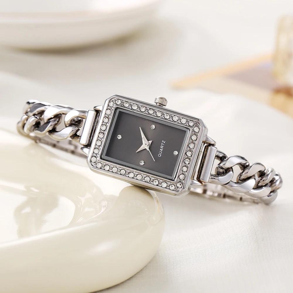 Новые женские часы, нишевая мода, винтажная мода, часы-браслет с красочным темпераментом, квадратные кварцевые часы-браслет
Новые женские часы, нишевая мода, винтажная мода, часы-браслет с красочным темпераментом, квадратные кварцевые часы-браслет