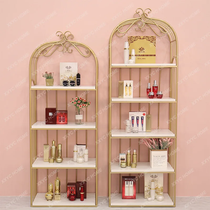Золотая витрина для салона красоты ML Beauty, многоярусная полка из кованого железа для магазина косметики.
Золотая витрина для салона красоты ML Beauty, многоярусная полка из кованого железа для магазина косметики.