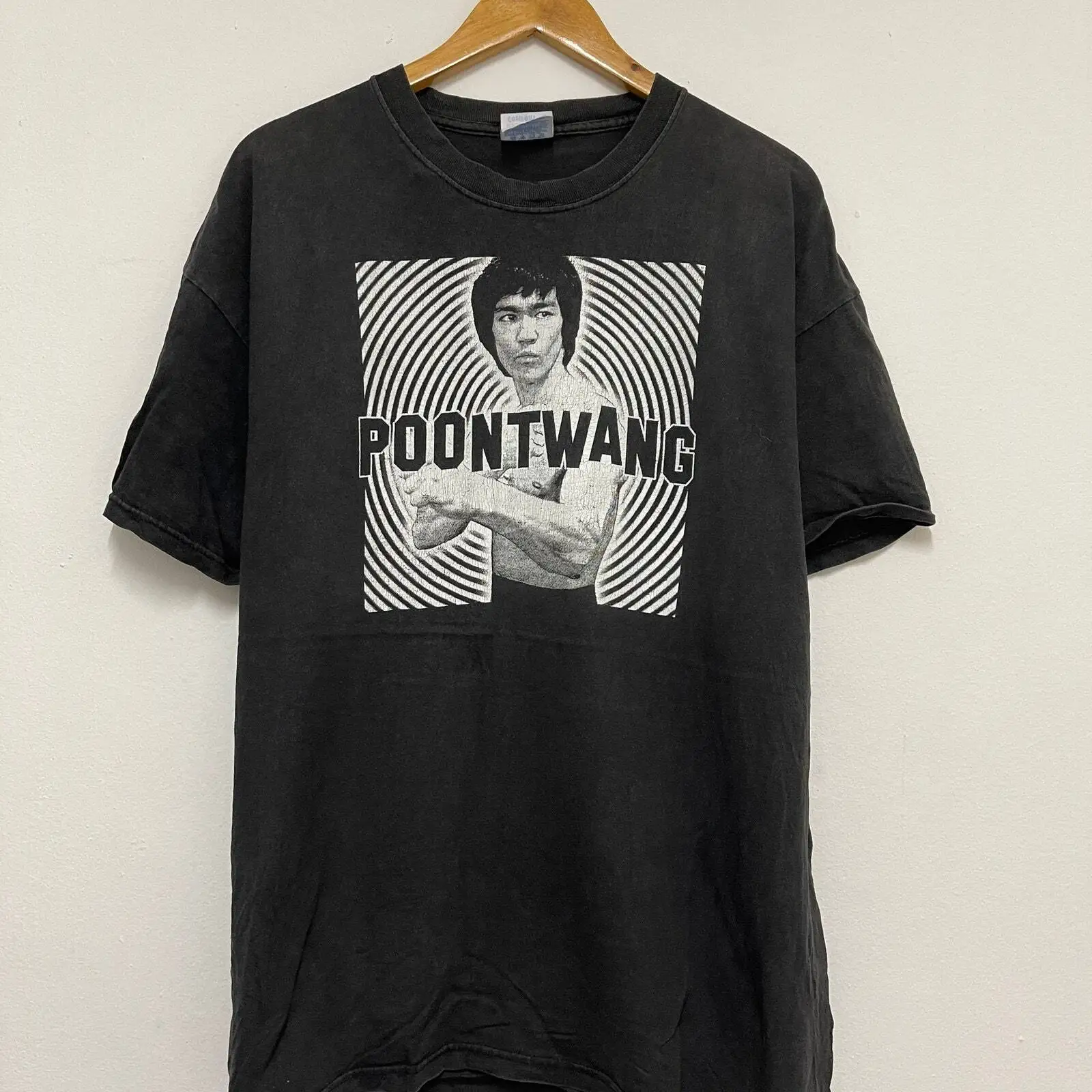 Винтажная Футболка 90-х Poontwang Band «Oh Yeah 1998 Garange Rock/Post Punk/редкая
Винтажная Футболка 90-х Poontwang Band «Oh Yeah 1998 Garange Rock/Post Punk/редкая