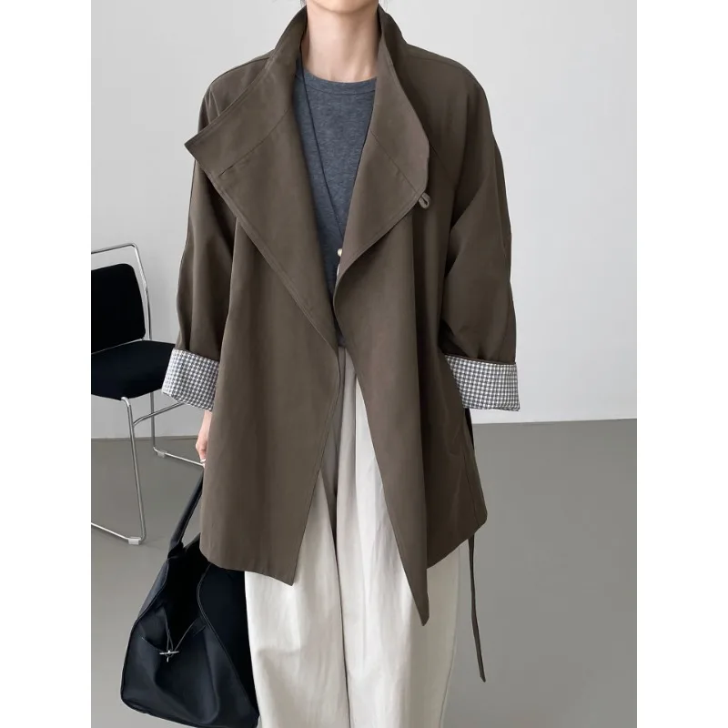 2026 Retro British Style Stand-up Collar Trench Coat Women Loose Thin Waist Small Medium Long Coat Solid Women Clothing
2026 Retro British Style Stand-up Collar Trench Coat Women Loose Thin Waist Small Medium Long Coat Solid Women Clothing