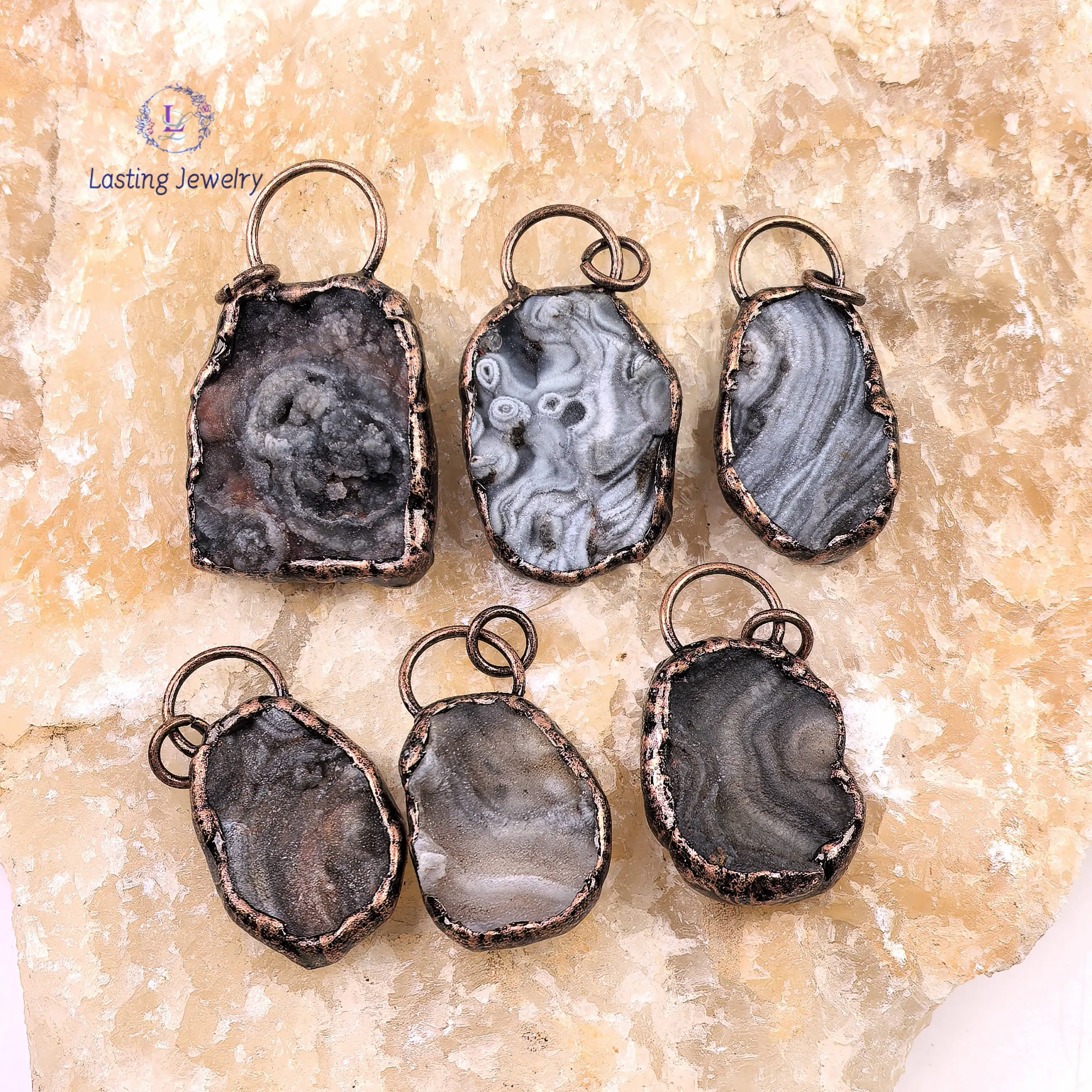 Irregular Agate Geode Slice Pendants,Soldered Bronze Raw Quartz Druzy Drusy Slab Nugget Charms Necklace Antique Copper Jewelry
Irregular Agate Geode Slice Pendants,Soldered Bronze Raw Quartz Druzy Drusy Slab Nugget Charms Necklace Antique Copper Jewelry