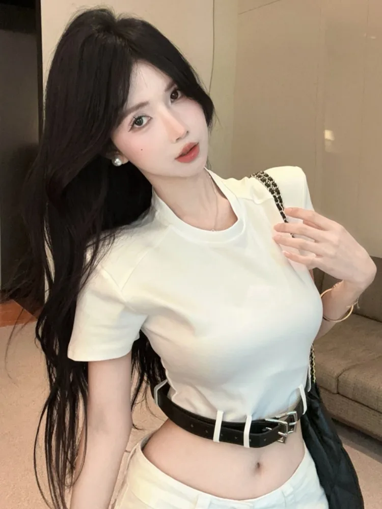 Retro American Waist Belt Shoulder Padded Short Sleeve T-Shirt Women Summer Pure Desire Spicy Short Half Sleeve Unique Elegant
Retro American Waist Belt Shoulder Padded Short Sleeve T-Shirt Women Summer Pure Desire Spicy Short Half Sleeve Unique Elegant