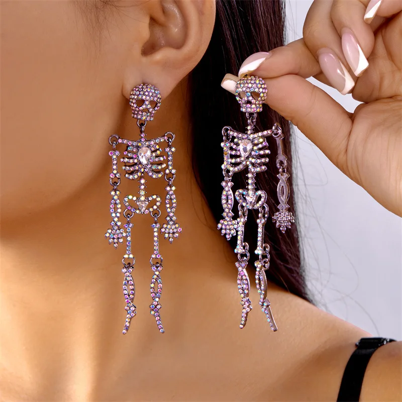 Full Rhinestone Halloween Skeleton Earring for Women Shiny Crystal Zircon Exaggerated Skull Dangle Earrings Party Funny Jewelry
Full Rhinestone Halloween Skeleton Earring for Women Shiny Crystal Zircon Exaggerated Skull Dangle Earrings Party Funny Jewelry