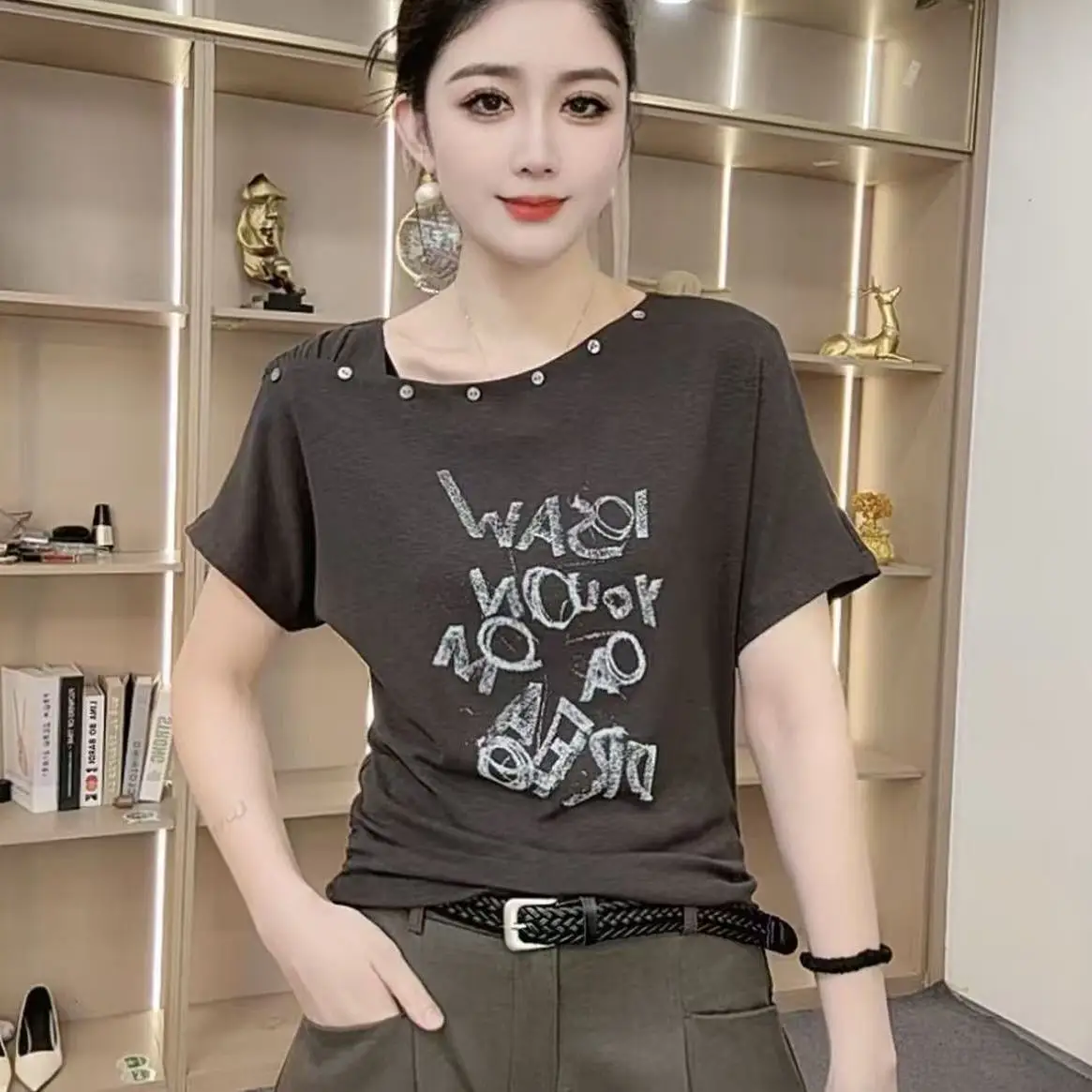 Women Casual Loose Fit Short Sleeve T Shirt with Letter Print and Button Detail O Neck Summer Top
Women Casual Loose Fit Short Sleeve T Shirt with Letter Print and Button Detail O Neck Summer Top