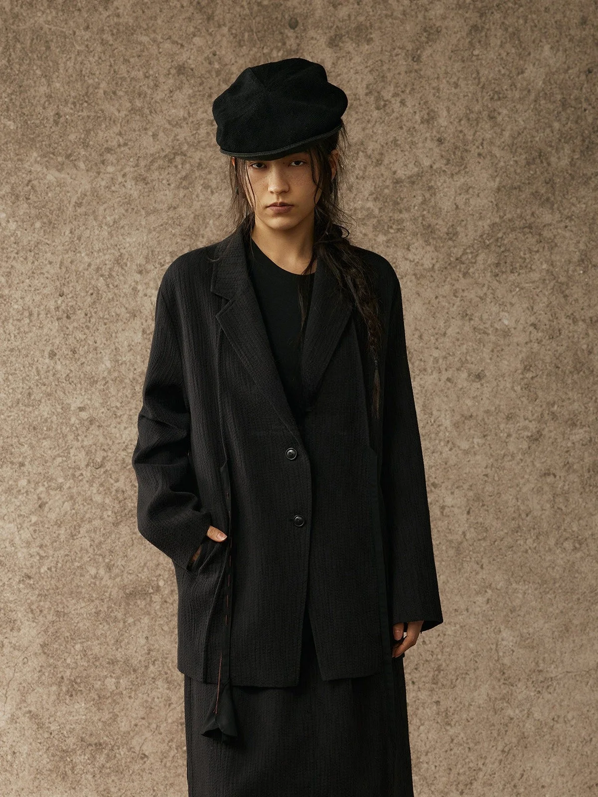 Женское пальто alpa Lew: двустороннее, приталенное, с драпированным поясом, из льняной ткани, с длинными рукавами, для делового и повседневного стиля
Женское пальто alpa Lew: двустороннее, приталенное, с драпированным поясом, из льняной ткани, с длинными рукавами, для делового и повседневного стиля