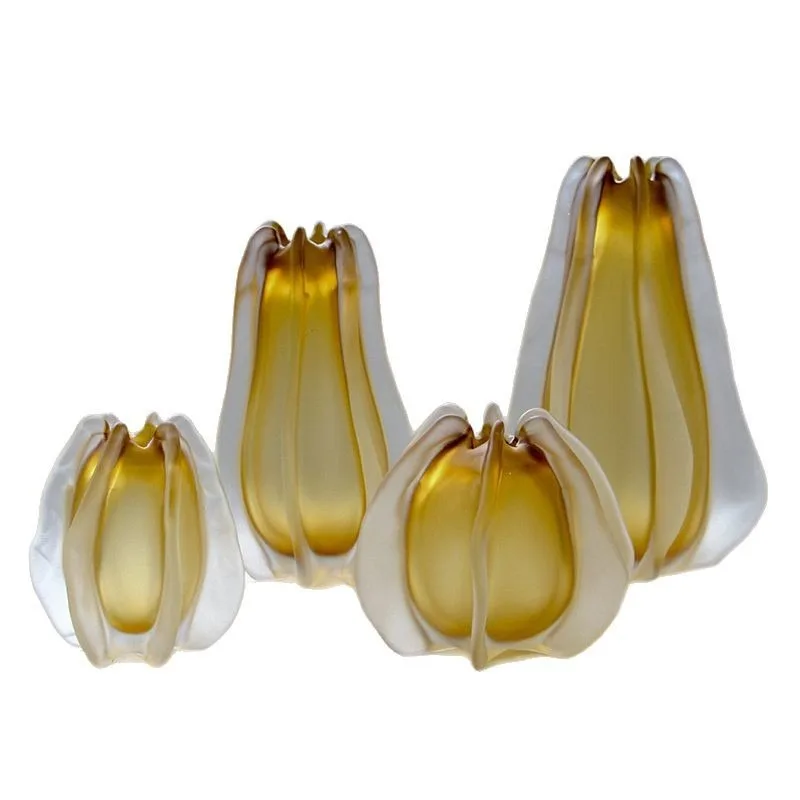 Modern light luxury creativity, matte amber glass, vase home bouquet flower arrangement
Modern light luxury creativity, matte amber glass, vase home bouquet flower arrangement