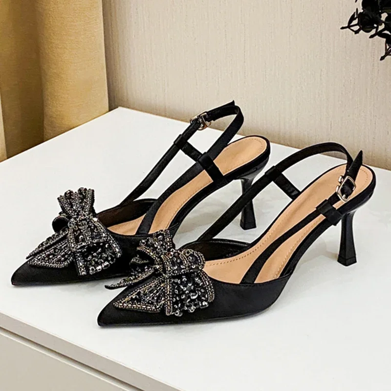 Aneikeh Pointed Toe Women Pumps Designer Crystal Butterfly-knot Elegant Slingbacks Buckle Strap High Heels Wedding Shoes
Aneikeh Pointed Toe Women Pumps Designer Crystal Butterfly-knot Elegant Slingbacks Buckle Strap High Heels Wedding Shoes
