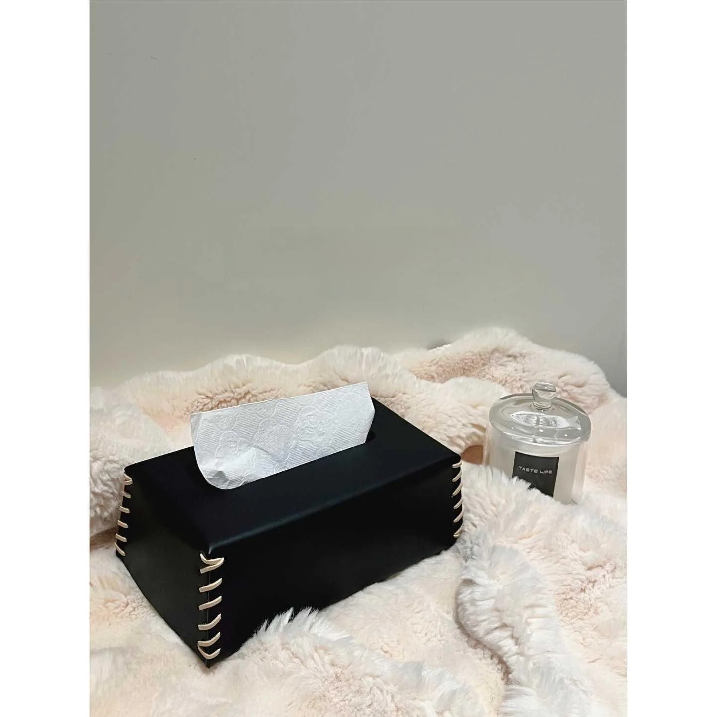 Креативная коробка для салфеток Lula Roman из плетеной кожи, элитный роскошный органайзер для хранения на столе в скандинавском стиле, 3D-стерео декор
Креативная коробка для салфеток Lula Roman из плетеной кожи, элитный роскошный органайзер для хранения на столе в скандинавском стиле, 3D-стерео декор