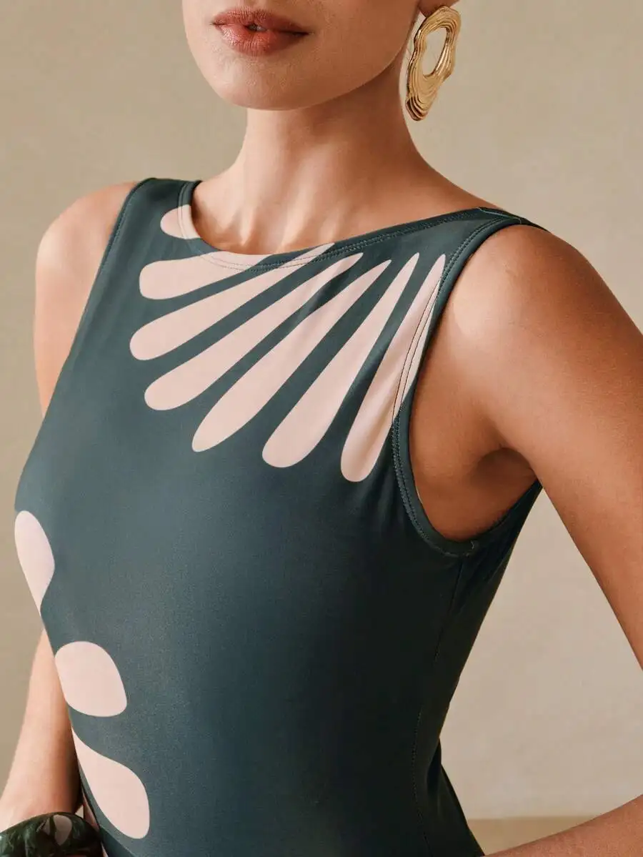 Elegant One Piece Swimsuit With Cutout Design Women Beach Vacation Swimwear
Elegant One Piece Swimsuit With Cutout Design Women Beach Vacation Swimwear