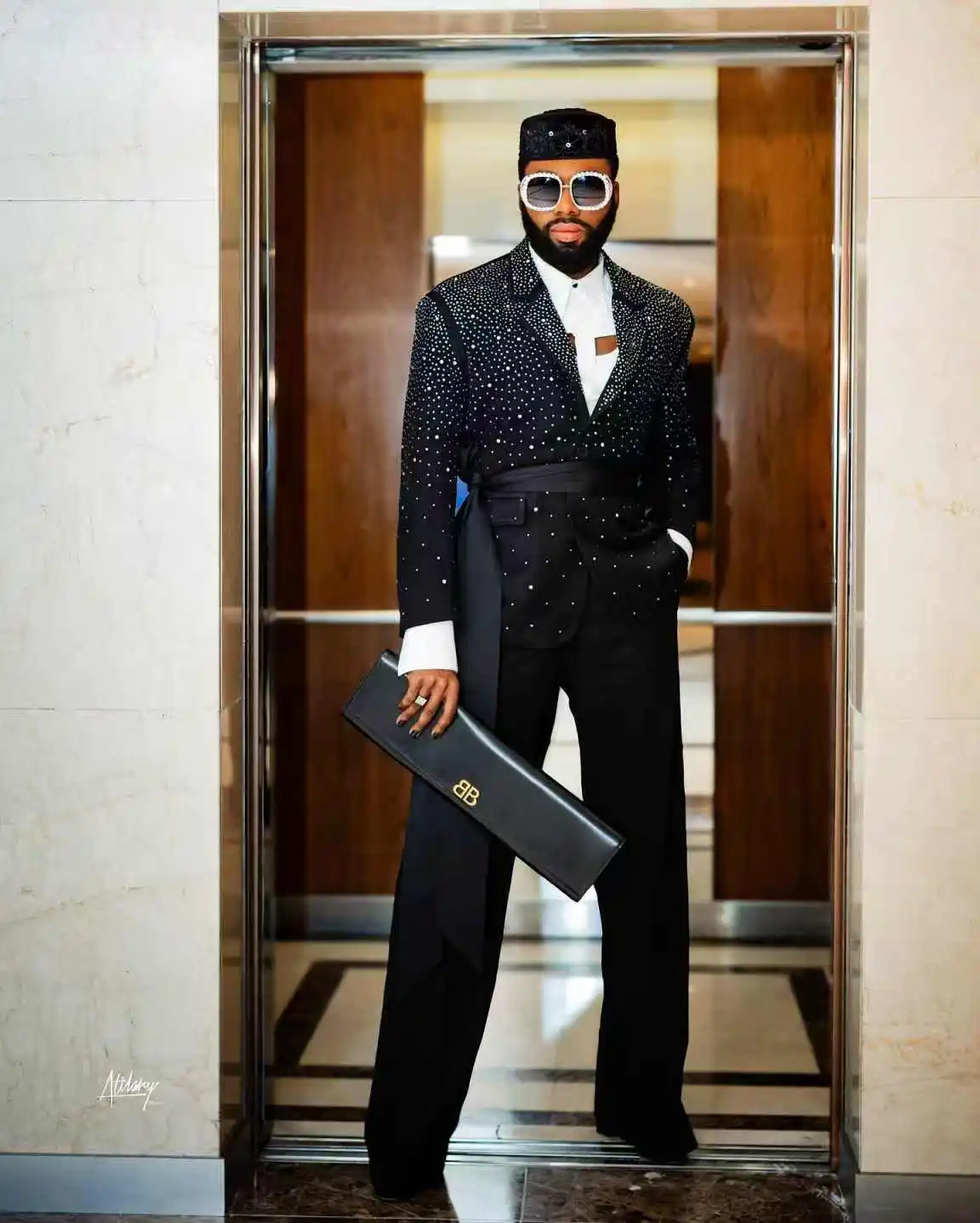 Crystals Black Men Suit Set 2 Pieces Belted Blazer+Pants Trousers Formal Office Luxury Groom Wedding Tuxedo Customized Jacket
Crystals Black Men Suit Set 2 Pieces Belted Blazer+Pants Trousers Formal Office Luxury Groom Wedding Tuxedo Customized Jacket