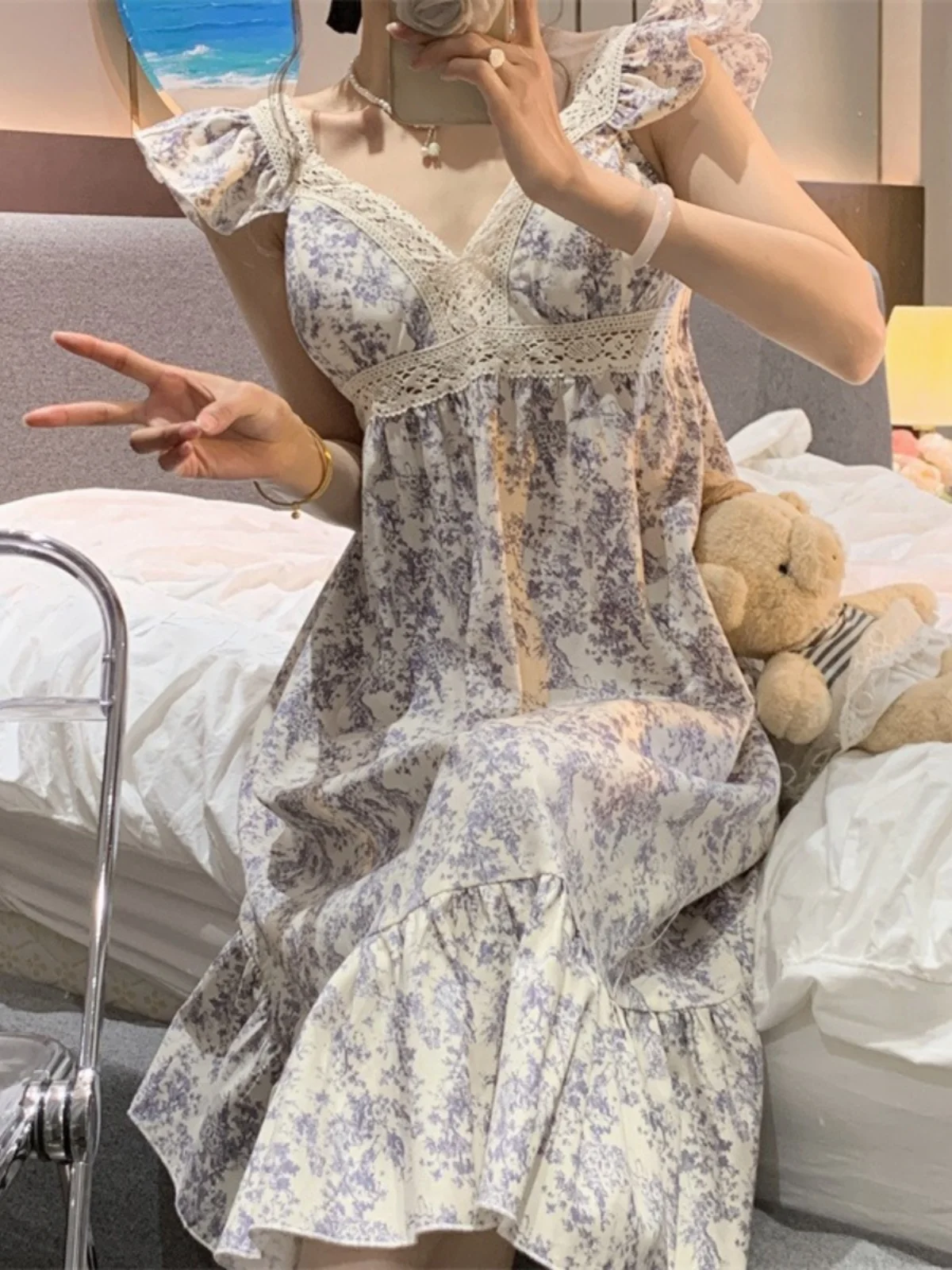 Sweet Floral Sp Dr Women's New 2024 Summer with Chest Pad Loose Strap Nightgown Home Clothes Can Be Worn outside
Sweet Floral Sp Dr Women's New 2024 Summer with Chest Pad Loose Strap Nightgown Home Clothes Can Be Worn outside